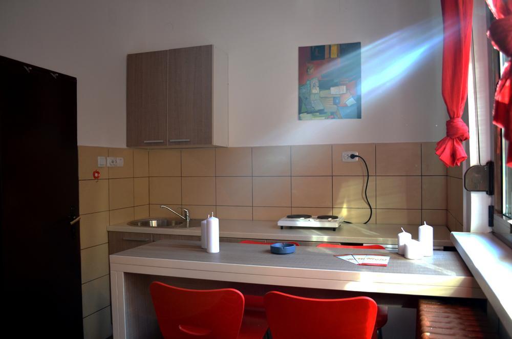 Apartmants Night Lux Ni Pokoj fotografie